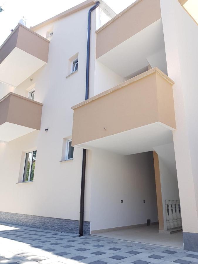 Apartmani Dobra Villa Vodice Zewnętrze zdjęcie