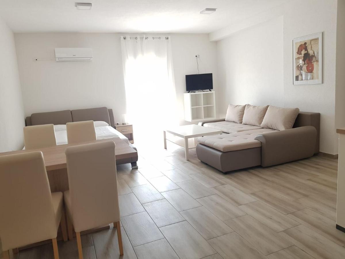 Apartmani Dobra Villa Vodice Zewnętrze zdjęcie